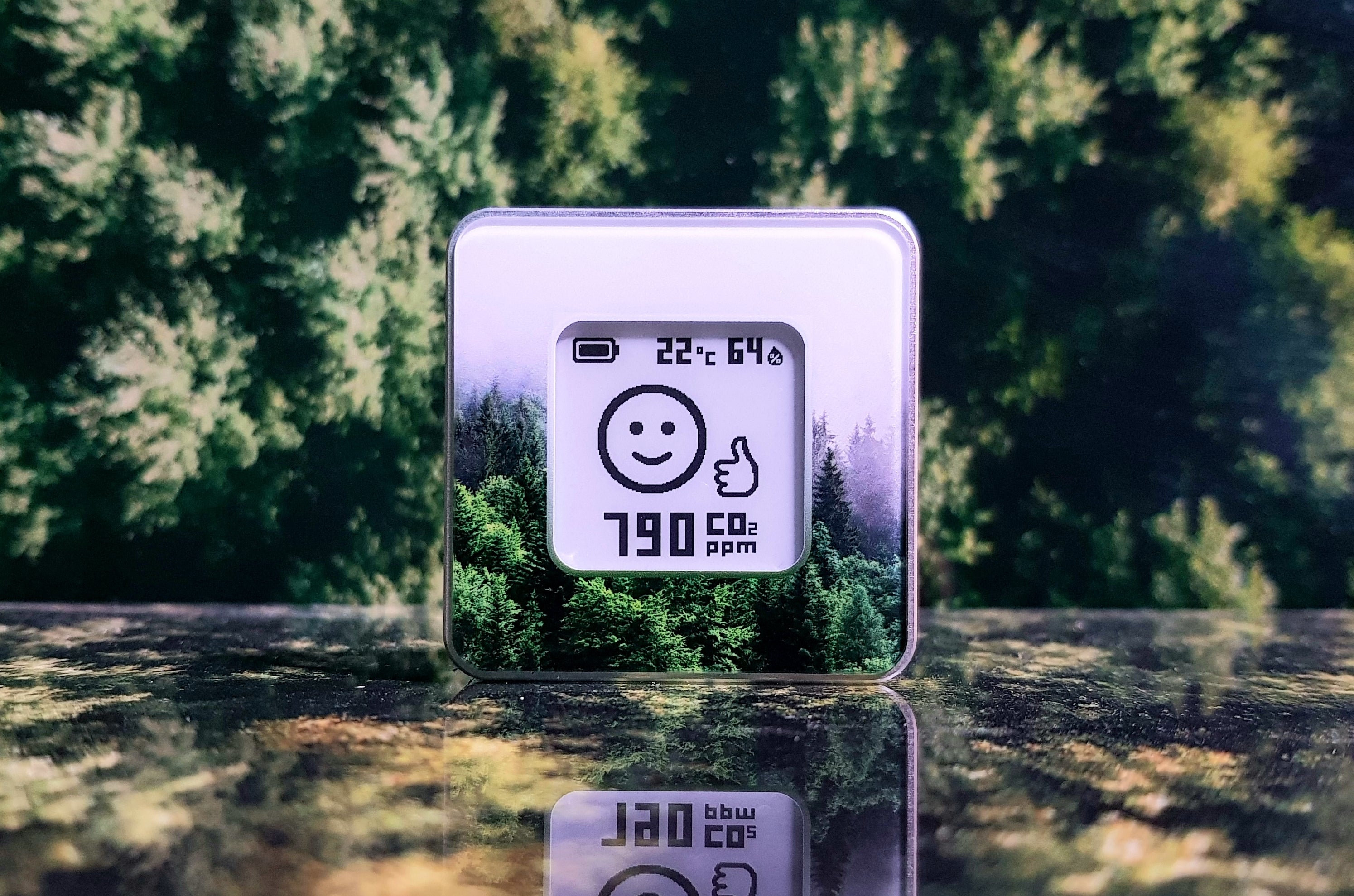 CO₂ measurement device and even more. AIRVALENT - Your new assistant of well-being and quality of life!